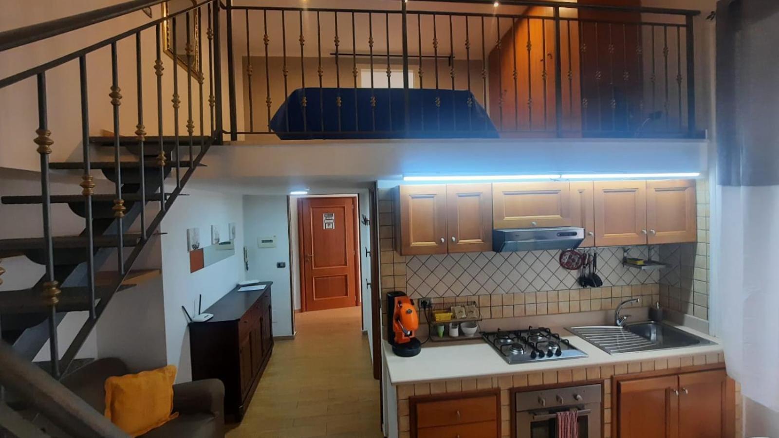 White Home Quartieri Spagnoli Неаполь Экстерьер фото